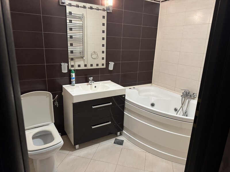 Rin Grand, Vitan Barzesti, studio cu parcare privata