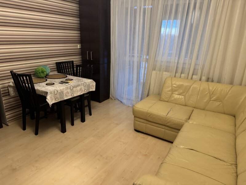 Rin Grand, Vitan Barzesti, studio cu parcare privata