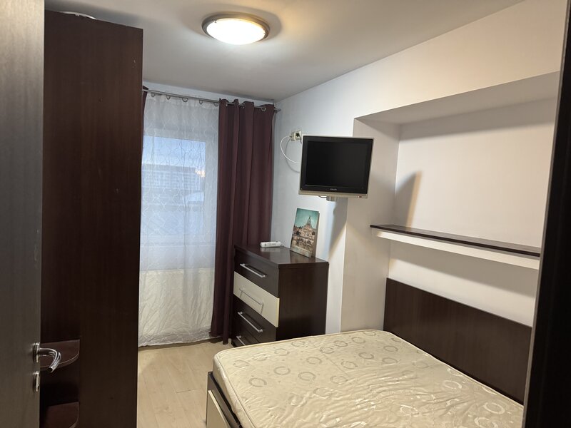 Rin Grand, Vitan Barzesti, studio cu parcare privata