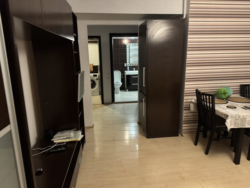 Rin Grand, Vitan Barzesti, studio cu parcare privata