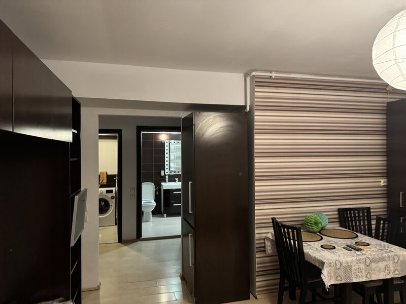 Rin Grand, Vitan Barzesti, studio cu parcare privata